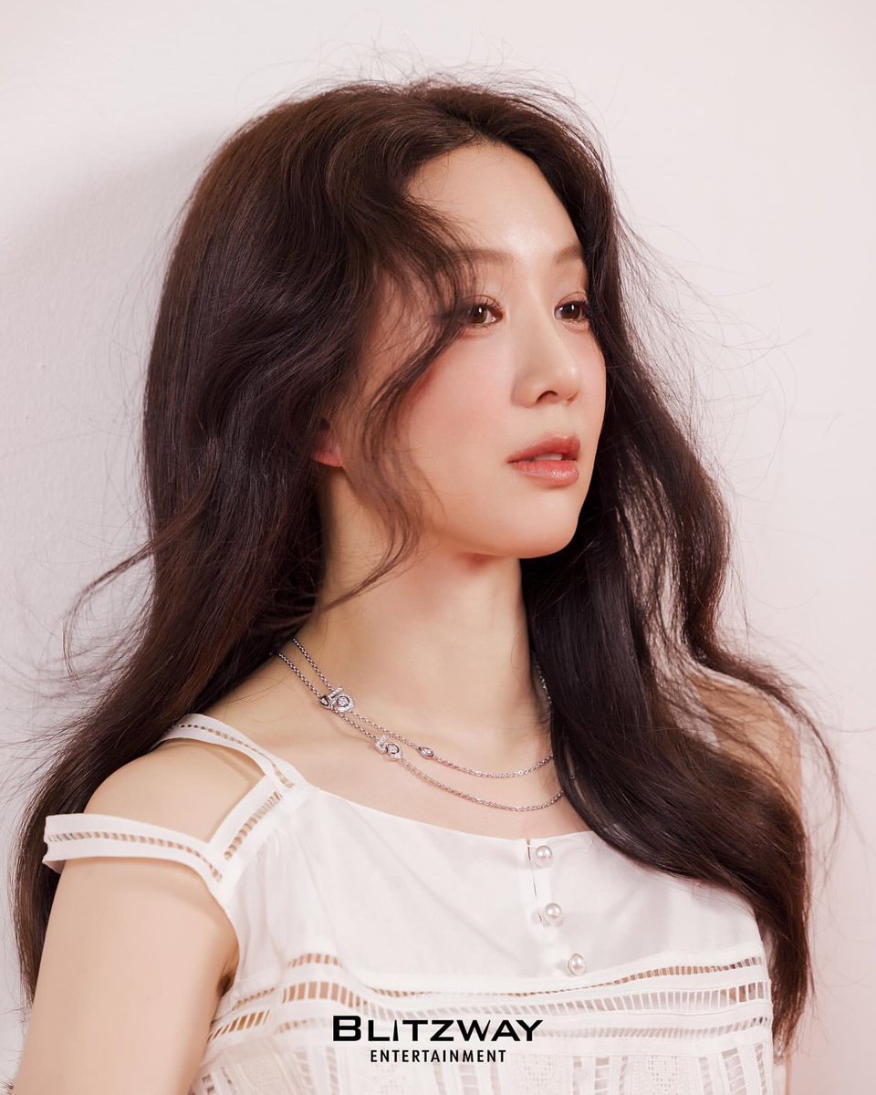 vogue x chanel 
behind cuts from @/blitzway_ent 
❤️🫶