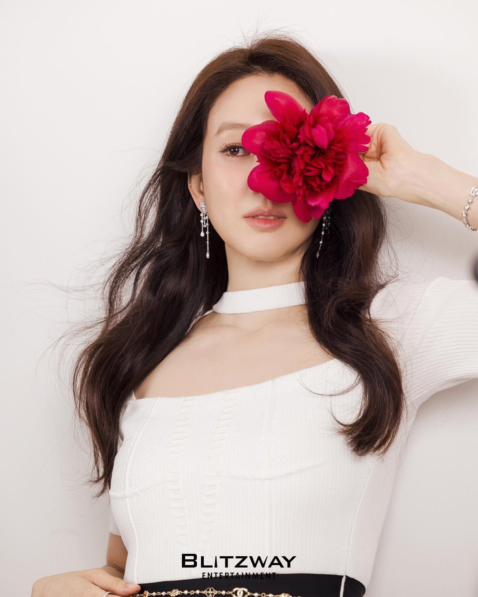 vogue x chanel 
behind cuts from @/blitzway_ent 
❤️🫶