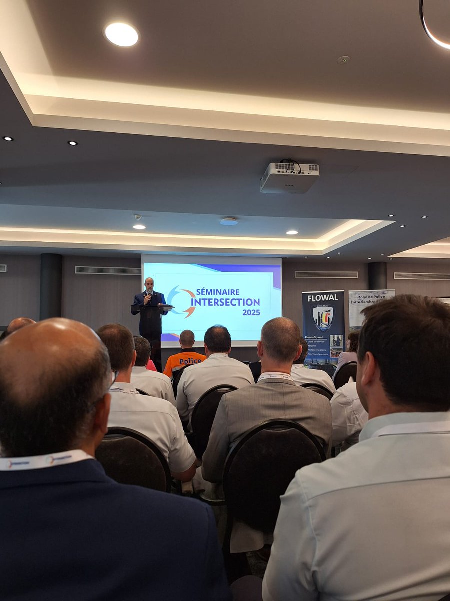 pz_zuid's tweet image. De nabijheidspolitie van de politiezone Zuid neemt op vrijdag 13 juni deel aan het jaarlijkse seminarie van het Intersection-netwerk.

Dit netwerk brengt politiediensten uit België en Québec samen om ervaringen en inzichten uit te wisselen over gemeenschappelijke uitdagingen.