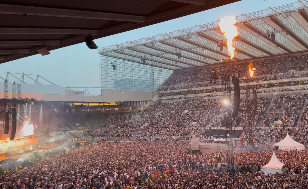 Team #LaTania at Sam Fender in The Toon tonight...