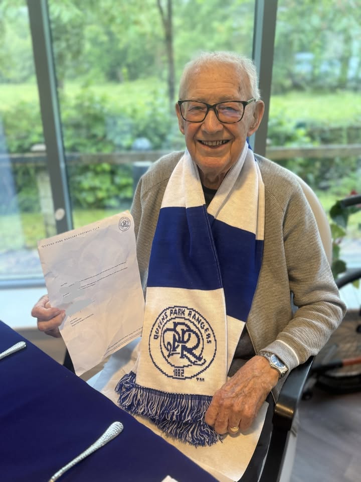 Huge thank you to <a href="/QPR/">QPR FC</a> for making our resident Roy’s QPR-themed birthday extra special at Verwood House in Dorset with a signed letter and scarf from the club! ⚽💙