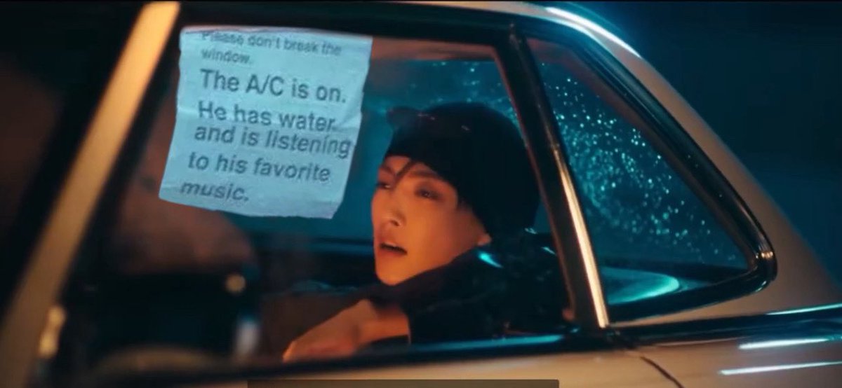 ddeongyo's tweet photo. GUYS HES FINE https://t.co/Pj4AUyBTQj