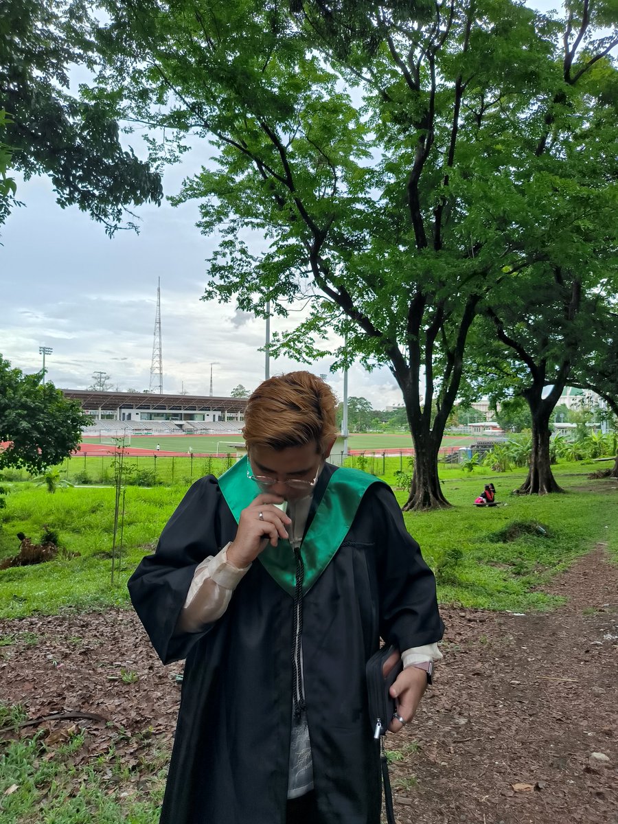 It's been two weeks since I got my degree in Psychology, first time sharing this small win to everyone.

Now time to get back on track!