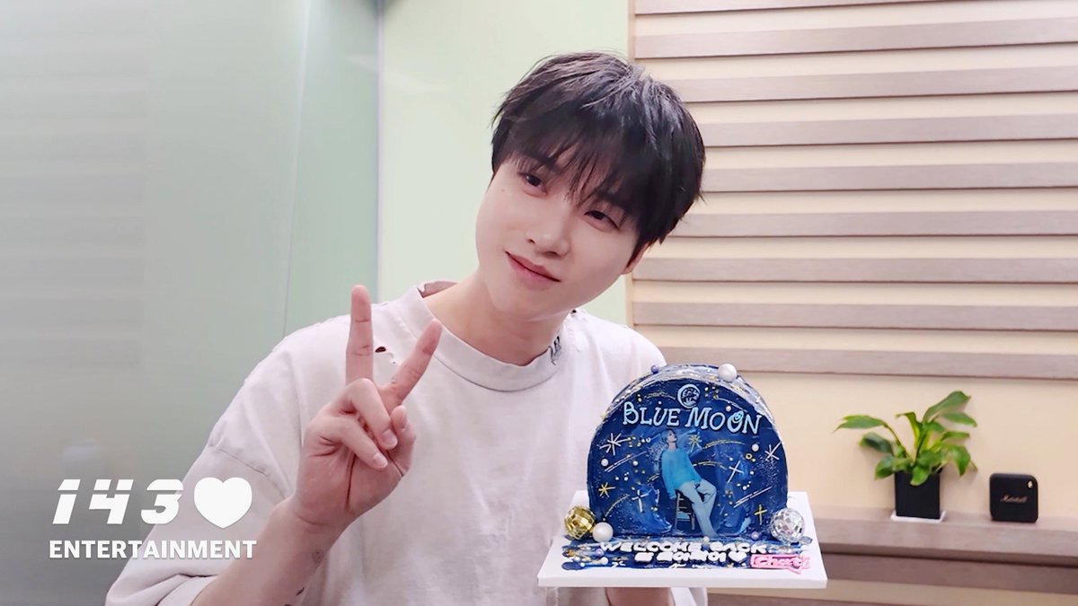 [🎥]

김진환 - JAY's 'BLUE MOON' Fanmeeting Behind The Scenes

🔗 youtu.be/Fh-k6YnZUsM

#김진환 #JAY 
#아이콘 #アイコン #iKON