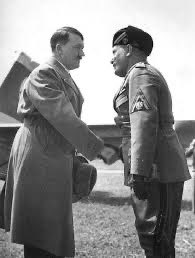 elcinico66's tweet image. Unos empezaron la Segunda Guerra Mundial.
Otros acaban de comenzar la Tercera Guerra Mundial.
La humanidad no aprende.
No tiene remedio.