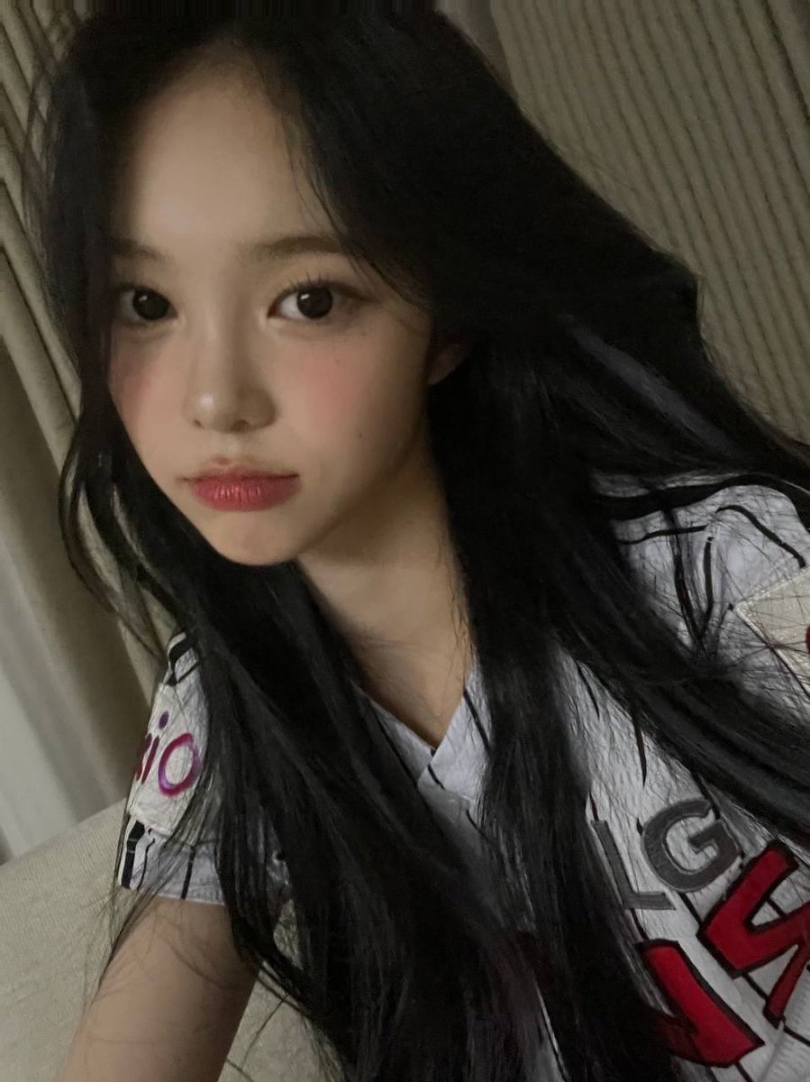 wwwkabicom's tweet photo. 유니폼 셀카 ㅈㄴ 앙!!! https://t.co/ASGcuMexuN