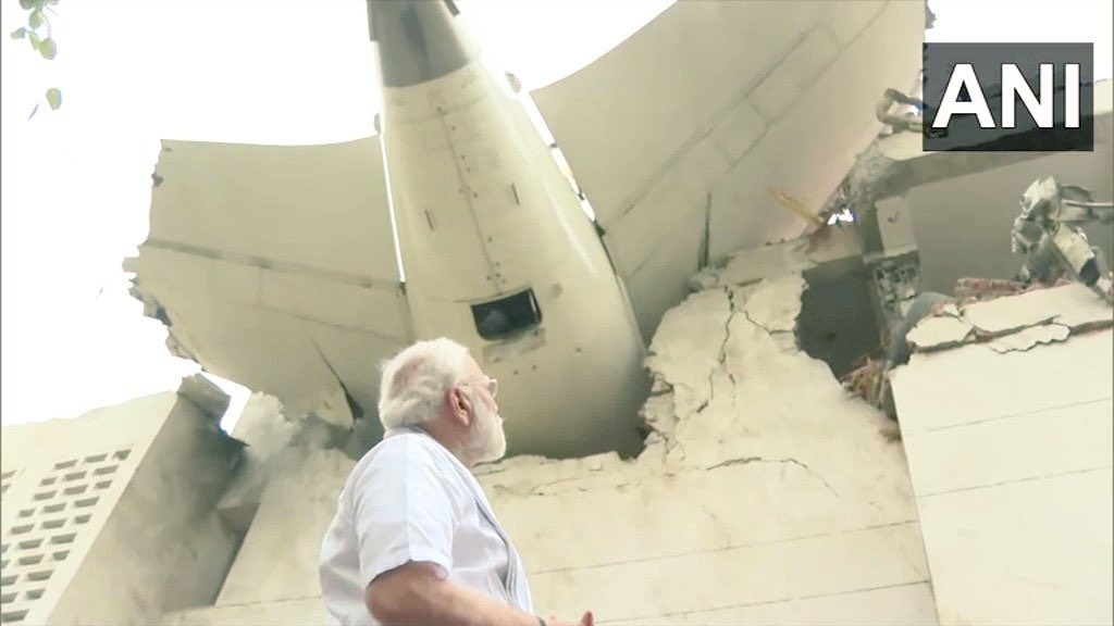 All angles must be tried for the best shot of Modi, even if the cameraman has to lie on the ground.

The PR must go on..!

#planecrash #planecrashahmedabad