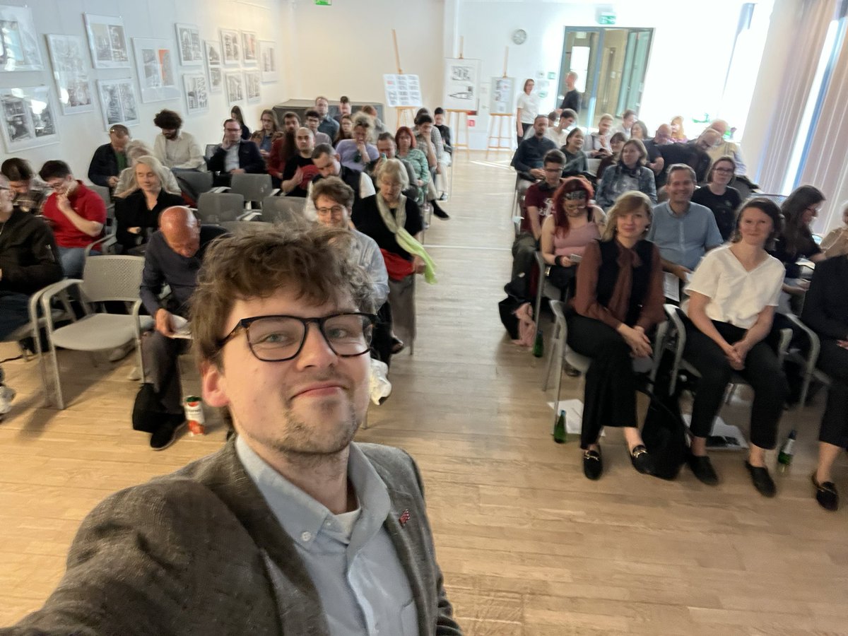 jakubzabinski's tweet image. Stefan Okrzeja wraca na światło dzienne! Wczoraj udzieliłem wykładu o bohaterze @PSocjalistyczna w Muzeum Warszawskiej Pragi
Dziękuję wszystkim na widowni. Wasze wnikliwe pytania przekonują mnie że pamięć o Okrzei nie ginie ✊ Wykład wkrótce dostępny online