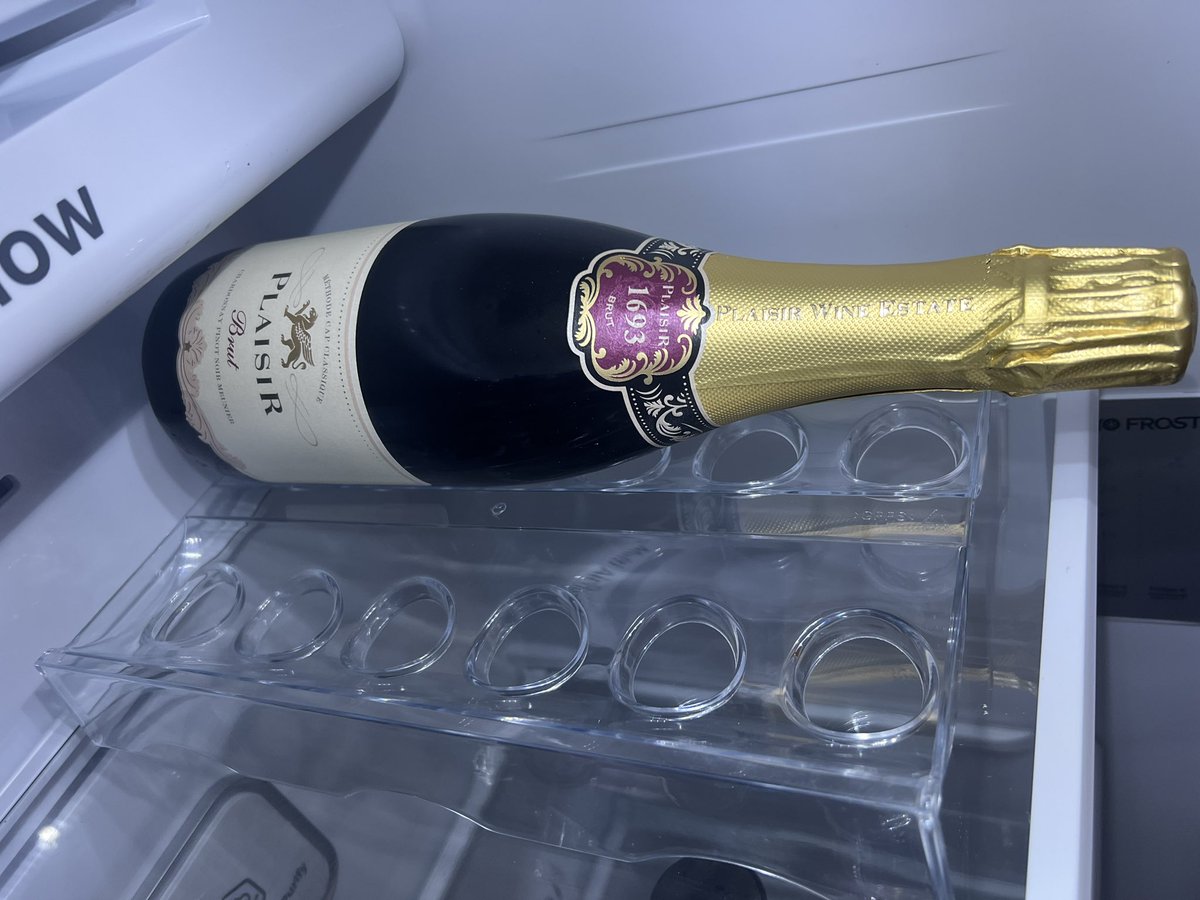 Well done to Hisense Fridges for their multipurpose egg holders 🥂