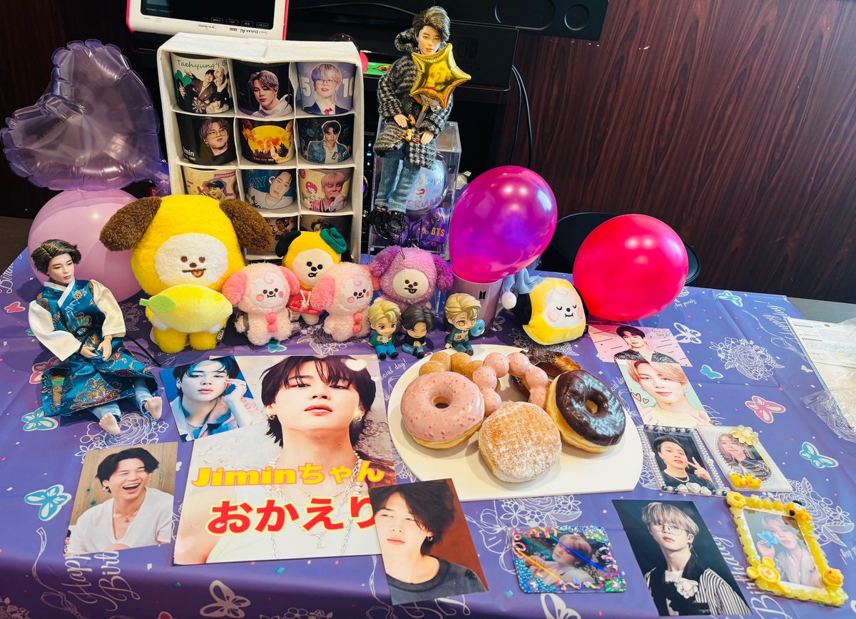 bellrina_black's tweet photo. ジミンペン(ジミンペン？)チングと
Jiminちゃんおかえり会🫶💕

カラオケで本人映像流してお祝い㊗️✨️ https://t.co/CdNpXFins1