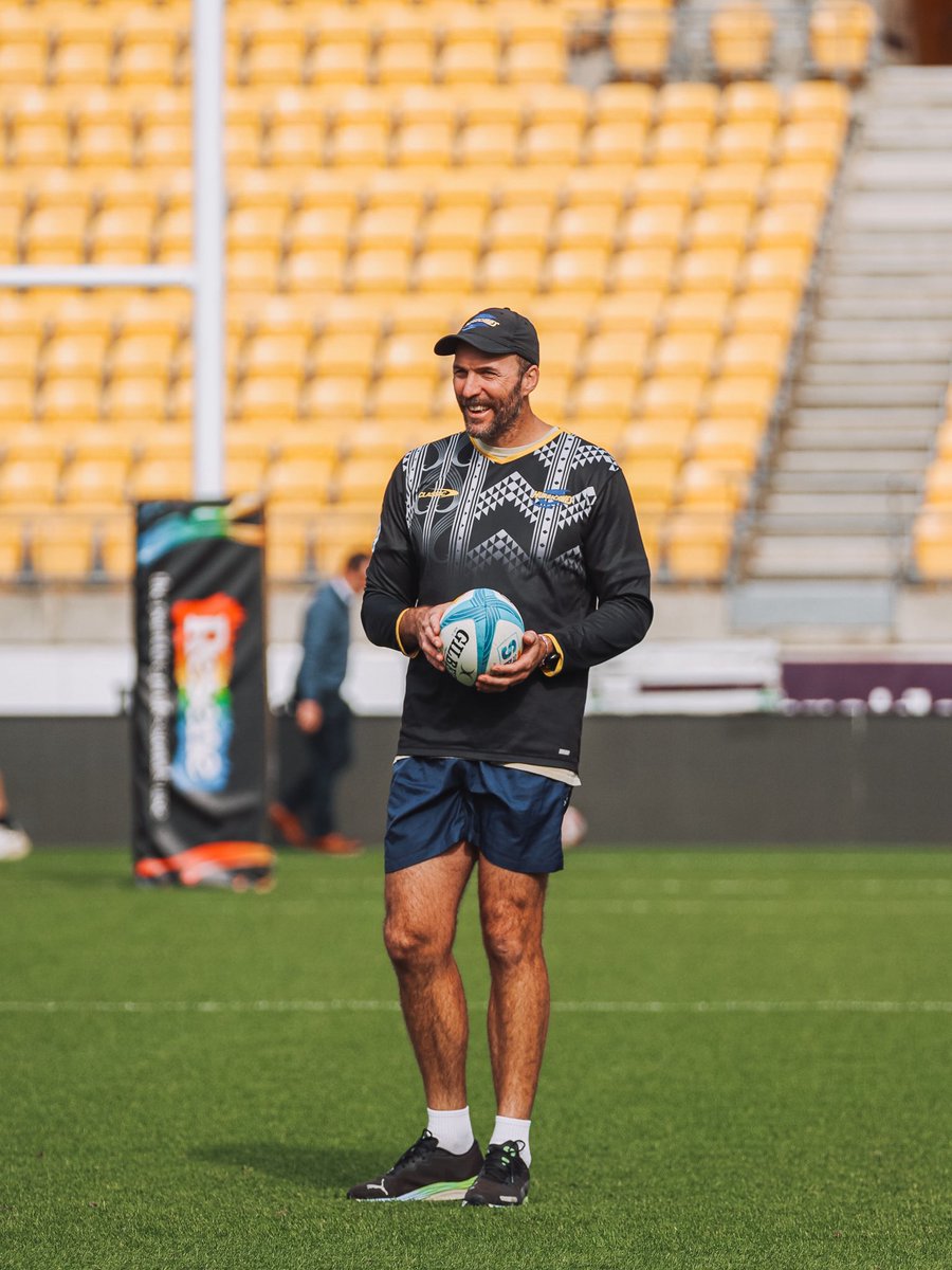 We’re sending a huge congratulations to Bryn Evans who is joining the All Blacks coaching team!

He will join them for their full 13-test calendar before returning to the Hurricanes next year 🌪️

Read more 🔗 hurricanes.co.nz/news/article/b…