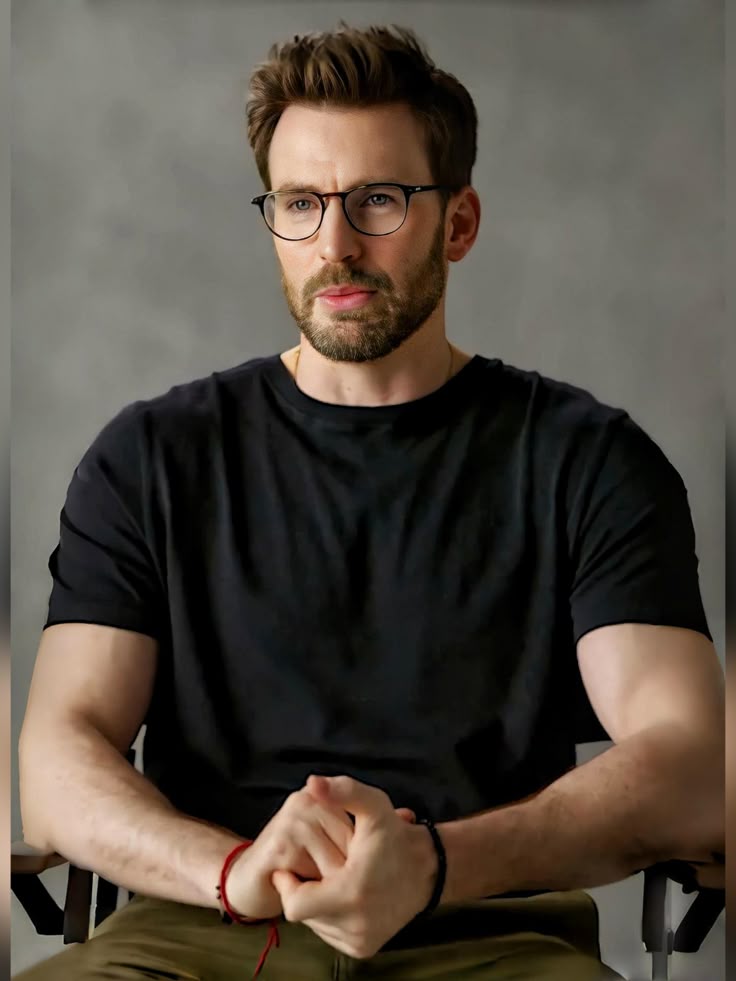Inna_Blare's tweet photo. Happy Birthday the SEXIEST MAN alive🎉🎊🎂
 #ChrisEvans #thesexiestmanalive #sexiestman #HAPPYHANBINDAY #HappyBirthdayChrisEvans https://t.co/Pe2AbO6b27