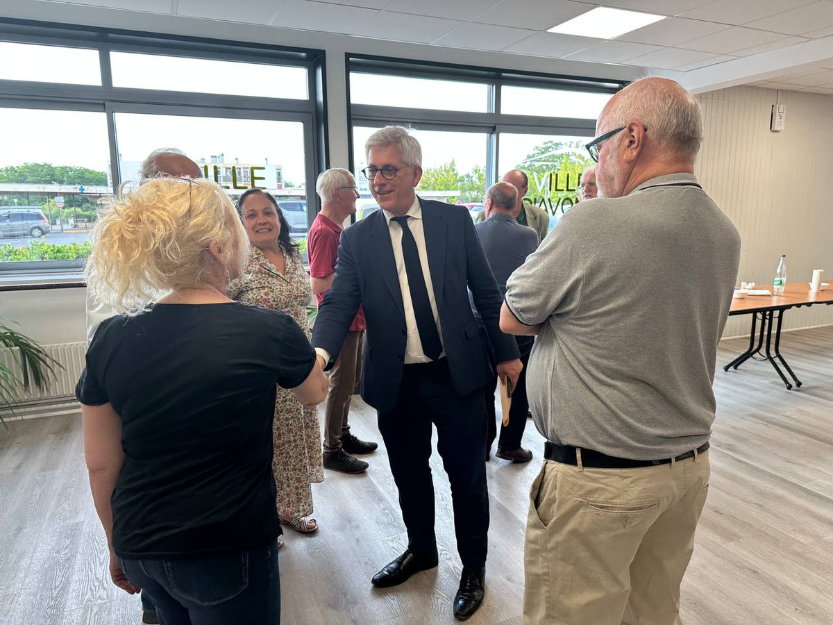 fredvalletoux's tweet image. Après #Nemours, j’ai organisé hier soir une nouvelle réunion publique à #Avon autour du fonctionnement de notre #démocratie, locale et nationale, et des réformes institutionnelles qui seraient nécessaires et attendues.

#EnCirco #Débat #SudSeineetMarne