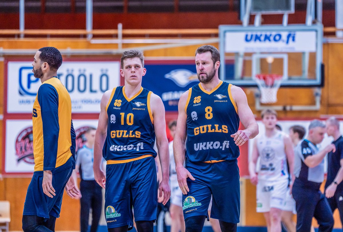 GullsBasketball's tweet image. ๐ฅ๐๐๐๐๐๐ ๐๐๐๐๐๐๐ ๐๐๐๐๐๐๐:
#10 HENRI KANTONEN๐
Henkka palasi vuoden tauon jรคlkeen pelikentille ja kun pelituntuma lรถytyi, alkoi maajoukkuemiehen taso nรคkyรค! Erityisesti Hollisin loukkaantuessa Kantonen kiitti kasvaneesta vastuusta ja oli avainroolissaโฆ