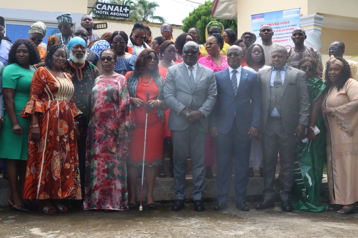 Élections 2025 : un atelier co organisé par Élecam et Onu-Femmes portant sur l’élaboration d’une stratégie et d’un plan d’action pour la prise en compte du genre au cycle électoral 2025-2027 se tient à Mbalmayo. 
#ElectionsCameroon #Elecam #Cameroun #diaspora #Elections #Cameroon