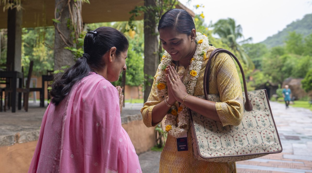 SadhguruAcademy's tweet image. Isha Yoga Centre Coimbatore welcomes participants of Human Is NOT a Resource 2025 with an early morning drizzle, nature in vibrant colors and a sattvic energising breakfast!

Over the next 3 days, these CXOs, business and HR leaders from across the country will explore practical…