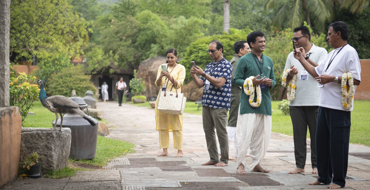 SadhguruAcademy's tweet image. Isha Yoga Centre Coimbatore welcomes participants of Human Is NOT a Resource 2025 with an early morning drizzle, nature in vibrant colors and a sattvic energising breakfast!

Over the next 3 days, these CXOs, business and HR leaders from across the country will explore practical…