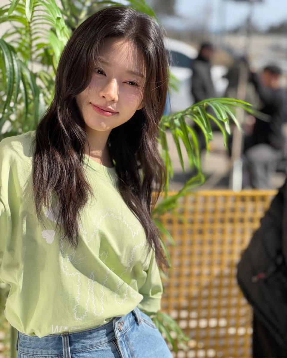 Kim Minju Updates tweet media