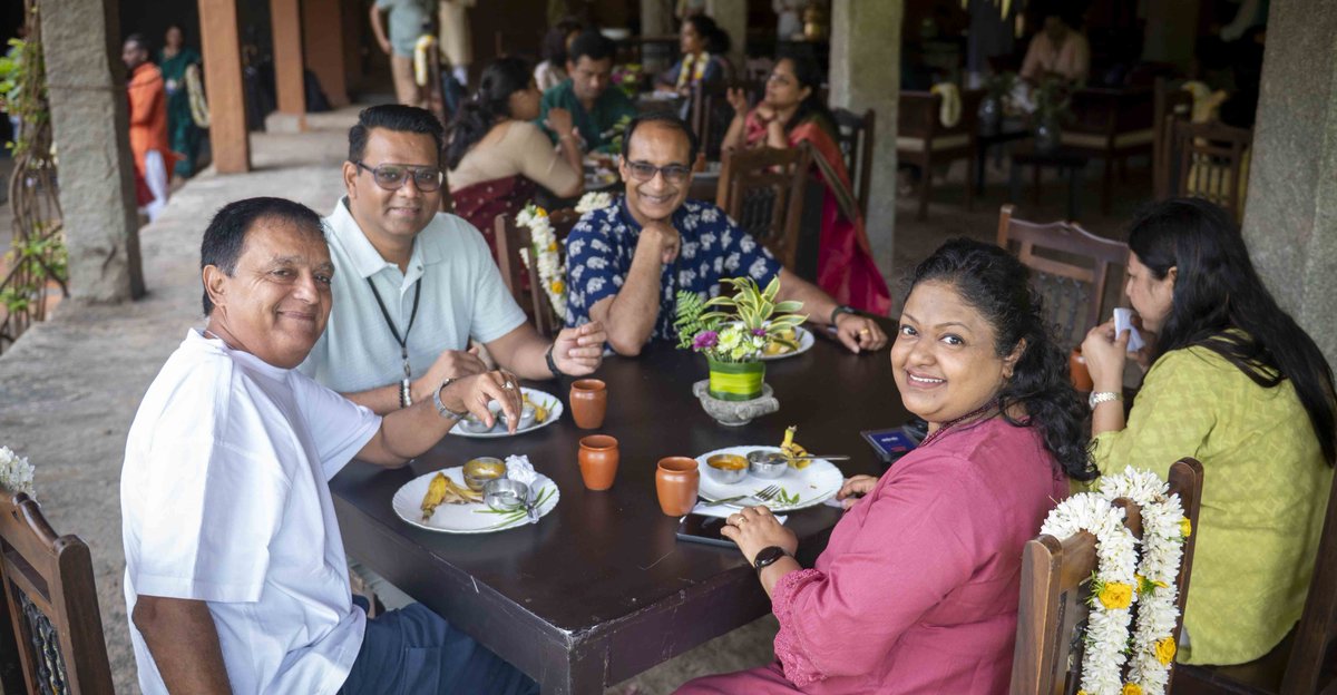 SadhguruAcademy's tweet image. Isha Yoga Centre Coimbatore welcomes participants of Human Is NOT a Resource 2025 with an early morning drizzle, nature in vibrant colors and a sattvic energising breakfast!

Over the next 3 days, these CXOs, business and HR leaders from across the country will explore practical…