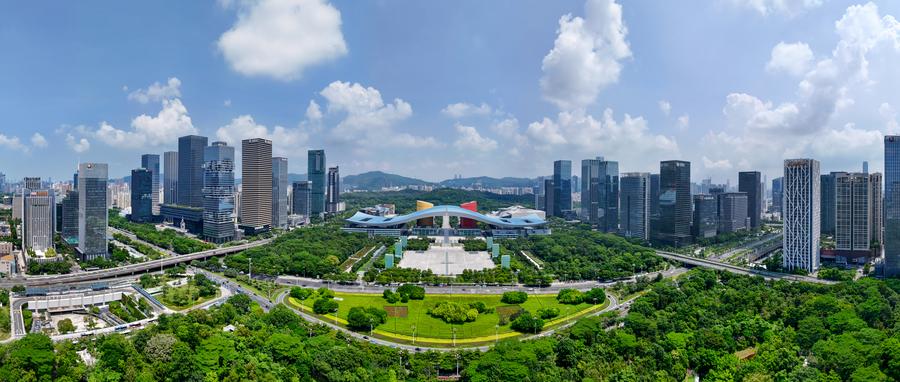 【廣東深圳培育人工智能規上企業超2600家】國新辦12日舉行新聞發布會，廣東深圳市委副書記、市長覃偉中表示，深圳鮮明提出建設全球人工智能先鋒城市，深入實施“人工智能+”行動，加快建設一批人工智能重大基礎設施項目，培育人工智能規上企業超2600家，先後發布近200個“城市+AI”應用場景清單。