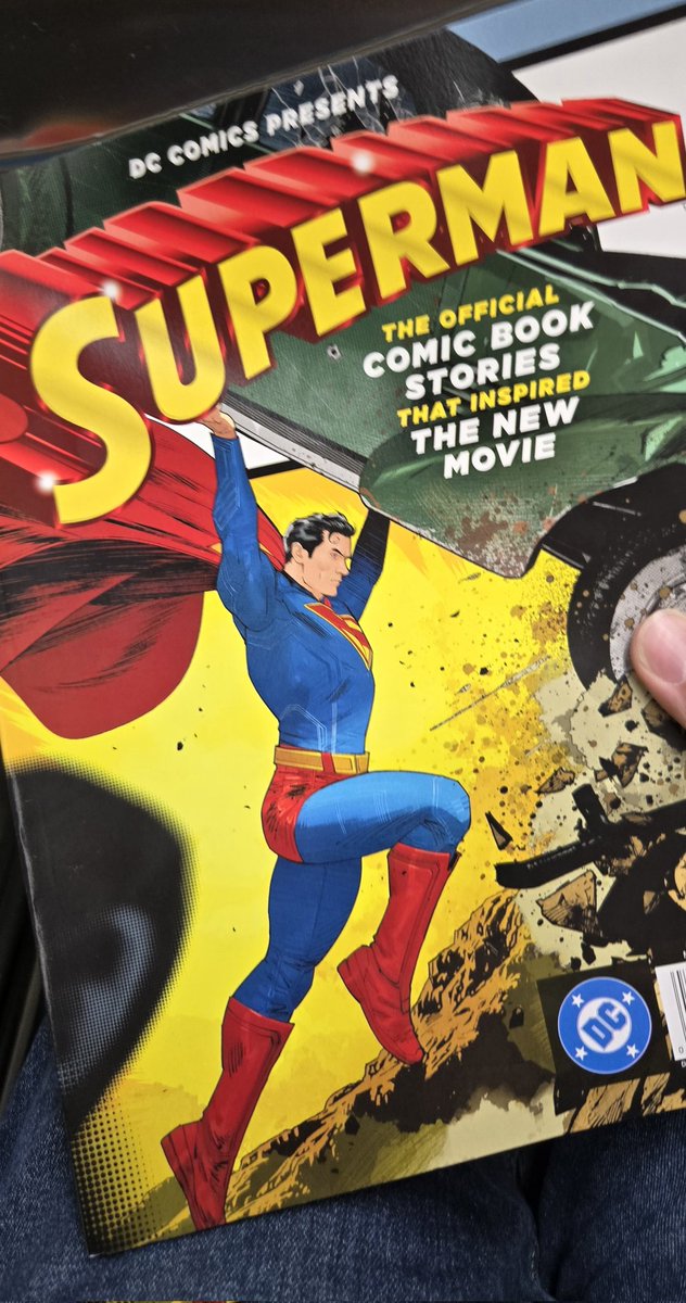 Just read this on the bus. Really looking forward to next month <a href="/JamesGunn/">James Gunn</a> #Superman
