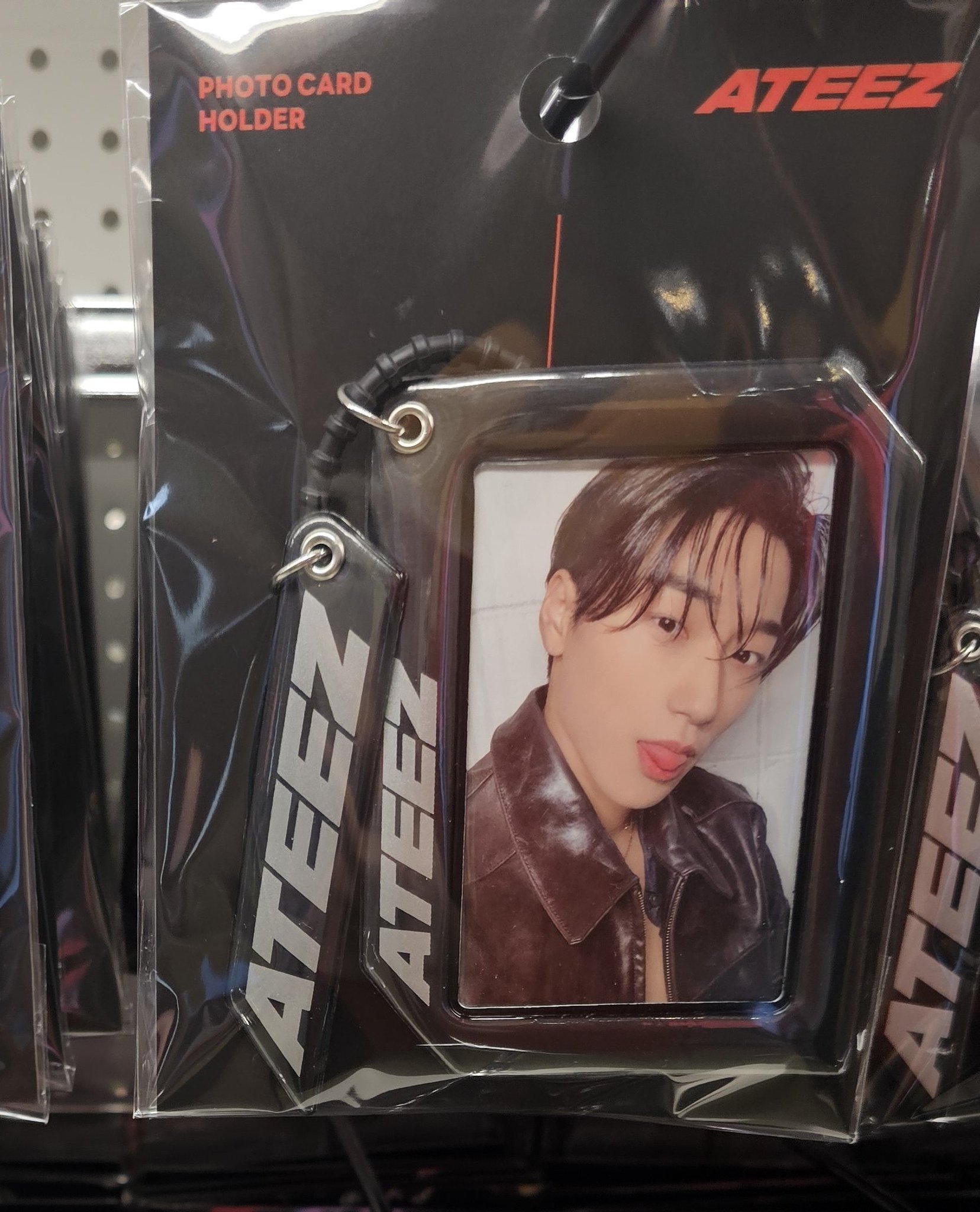 ATEEZ キャンパスボード GtTVk1-WUAATQyD.jpg:large