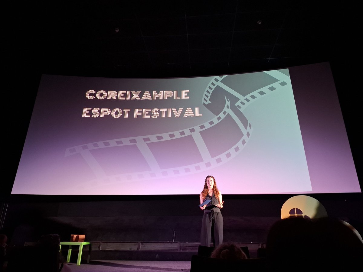 Ahir molta activitat. Començo escoltant a la Consellera Niubó que ens explica la situació de l'educació i els plans del Departament. Després visita a persona centenària, taula de persones amb discapacitat de l'Eixample i gala d'espots de Cor Eixample. Fantàstic dia! bcn_eixample