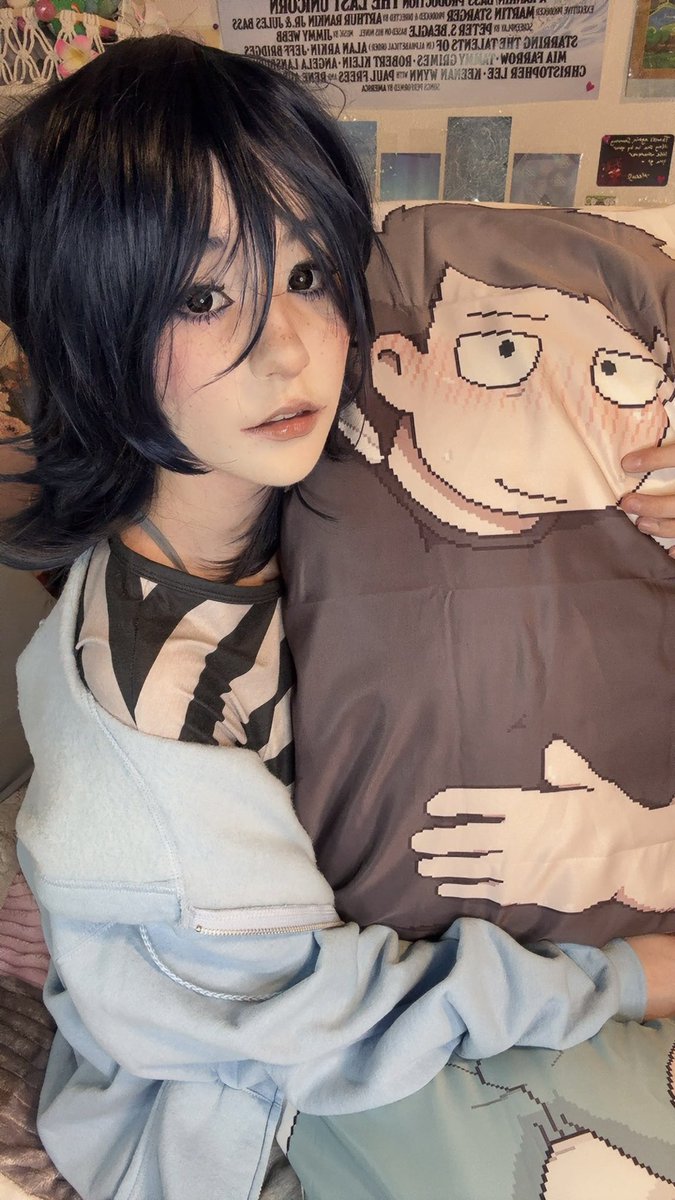 sammynoodlesoup's tweet image. “white crusty stains on body pillow” #ClinicalTrialgame #leesmith