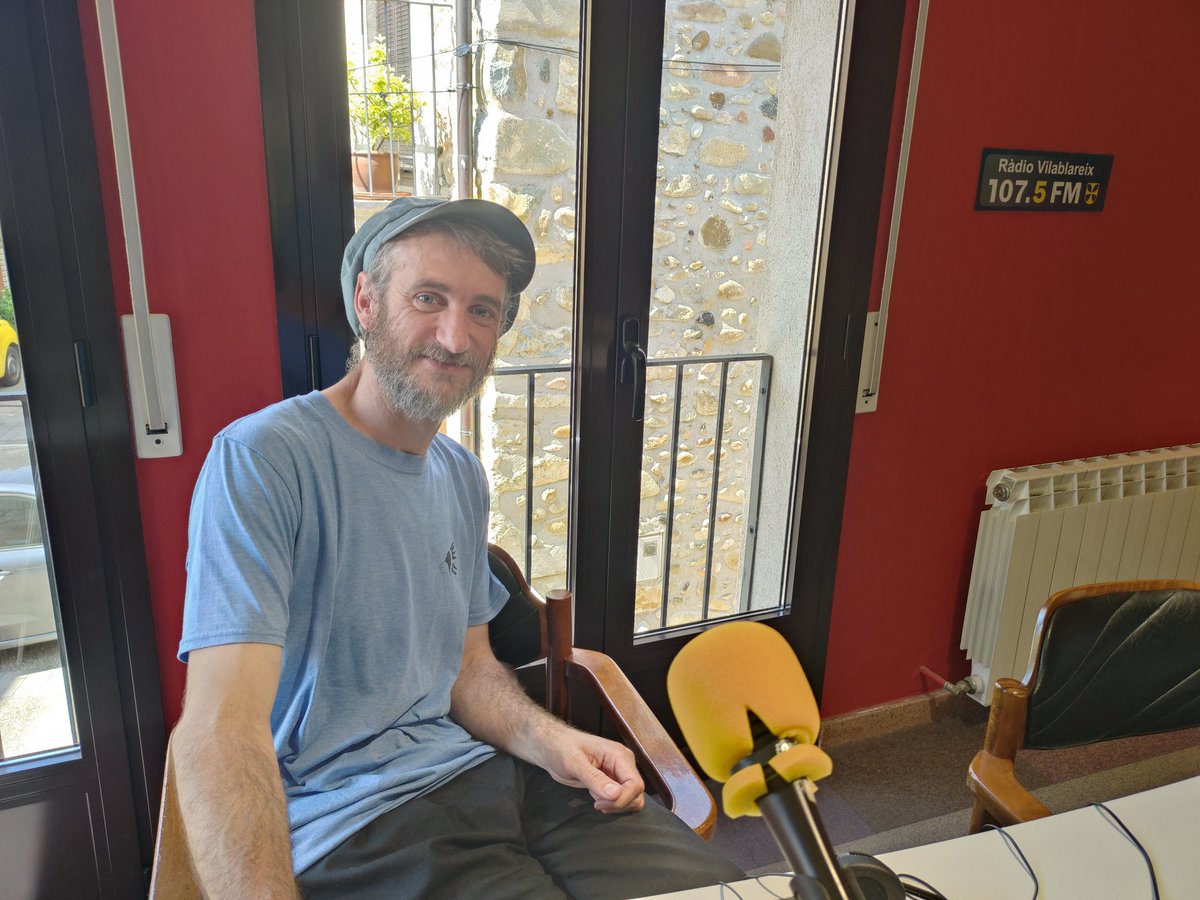 Ràdio Vilablareix, 107.5 FM 📻 (Girona) (@rvilablareix) on Twitter photo Bon dia! Avui, a les 12 h, entrevistem <a href="/Gagagaigus/">Godai Garcia</a> Recordem que ens podeu sintonitzar pel 107.5 FM 📻 (Girona) i també, per Internet: radiovilablareix.cat Bon dia! Avui, a les 12 h, entrevistem <a href="/Gagagaigus/">Godai Garcia</a> Recordem que ens podeu sintonitzar pel 107.5 FM 📻 (Girona) i també, per Internet: radiovilablareix.cat