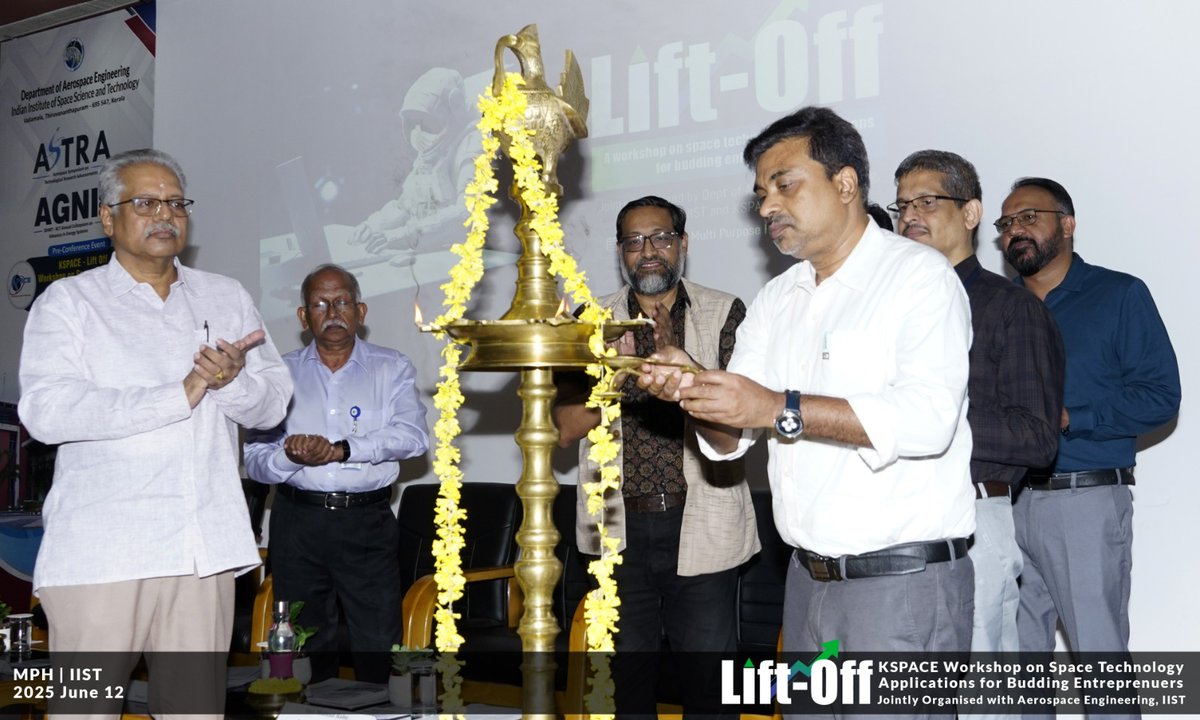 IIST_Trivandrum's tweet photo. 𝐀𝐞𝐫𝐨𝐬𝐩𝐚𝐜𝐞 𝐒𝐲𝐦𝐩𝐨𝐬𝐢𝐮𝐦 𝐨𝐧 𝐓𝐞𝐜𝐡𝐧𝐨𝐥𝐨𝐠𝐢𝐜𝐚𝐥 𝐑𝐞𝐬𝐞𝐚𝐫𝐜𝐡 𝐀𝐝𝐯𝐚𝐧𝐜𝐞𝐦𝐞𝐧𝐭𝐬 (𝐀𝐒𝐓𝐑𝐀) - 𝟐𝟎𝟐𝟓
#ASTRA2025 #AGNI2025 #KSpaceLiftOff #ISRO #IIST #SpaceStartups #NewSpaceIndia #Innovation #ConferenceVibes #Hex20 #StravaTech #STIC https://t.co/pqIpODn83d