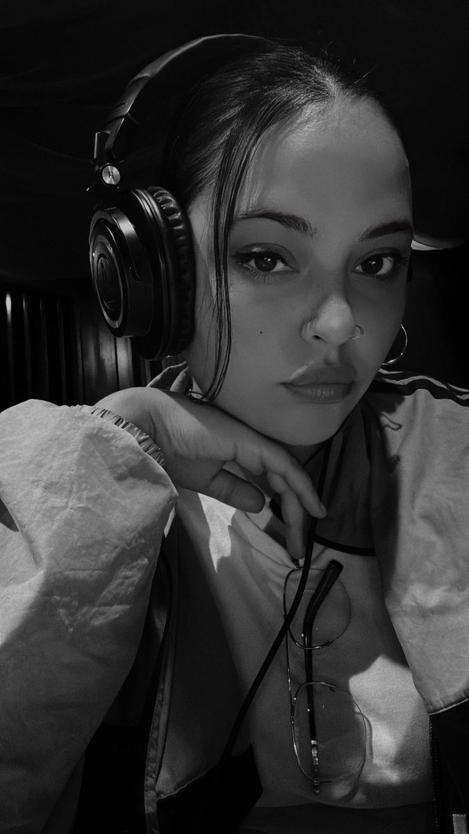 KikiRoweMusic's tweet photo. 🎶🎶 https://t.co/kIL7LU0IKN