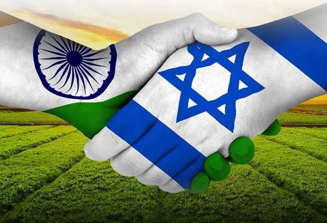 SandySilu74's tweet photo. To be honest, the most powerful country in the world is Israel and the most courageous leader is Netanyahu.

He is harassing Arab and Gulf countries one after the other and 53 countries together are not able to do anything to him.

But in India, there is a lot of opposition. https://t.co/cQZs3lBmz2
