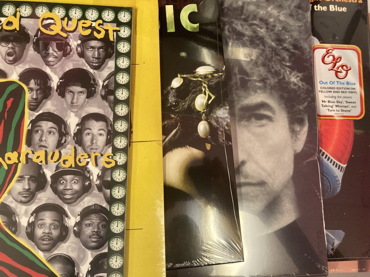 Set those alarm
Clocks!! Tomorrow is our annual #vinylweekend we have some amazing #ltdedition releases, we open at 9.30 sharp!! #HmvLovesVinyl #vinyl #hmv