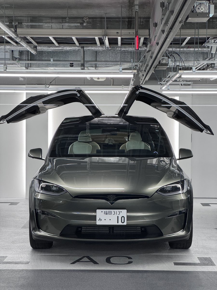 mieisgood's tweet image. 新型X、日本に1台あるっぽいよ？

#テスラ　#tesla #modelx