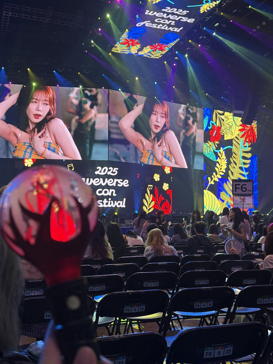 Insomnia3010's tweet photo. UAU��s Better rendition at Weverse Con 😆 Always happy to see a new cover - 1/6/25

Came Seoul to see them in this con 🤘

#유아유 #UAU 
#Dreamcatcher_UAU https://t.co/ahTF8fPW3s