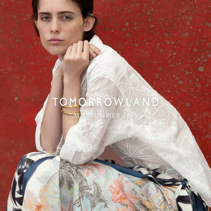 TOMORROWLAND_JP's tweet photo. MID SUMMER 2025
TOMORROWLAND WOMENより夏の最新LOOKを公開。
>>https://t.co/1R4qfbWhMk
#tomorrowland_jp #tomorrowland_womens #tomorrowland #トゥモローランド #ballsey #MACPHEE #tomorrowlandcollection https://t.co/HGZGoVaMKN