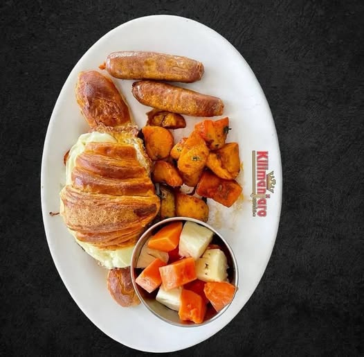 SnappyBizHour's tweet photo. Full breakfast combo that hits like a warm hug after a long matatu ride.
Eggs, sausages, toast, chai and more.
Now on SnappyHour.
Wake up. Pull up. Eat proper. 🥓🍳☕
📲 https://t.co/ohqSY178ml | https://t.co/F7mevCWcgh
#KilimanjaroJamia #NairobiBreakfast #SnappyHour #foodie https://t.co/cOJsNoesZk