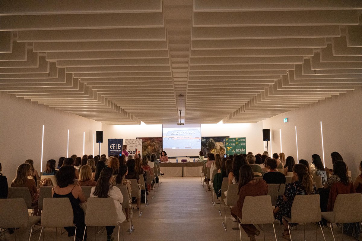 feleleon's tweet photo. Asociaciones | @aseleleon se consolida como referente en liderazgo femenino en la empresa ➡️https://t.co/Tm8lFDmjMO
#leonesp #mujeresempresarias #asele https://t.co/DXesAnyNBs