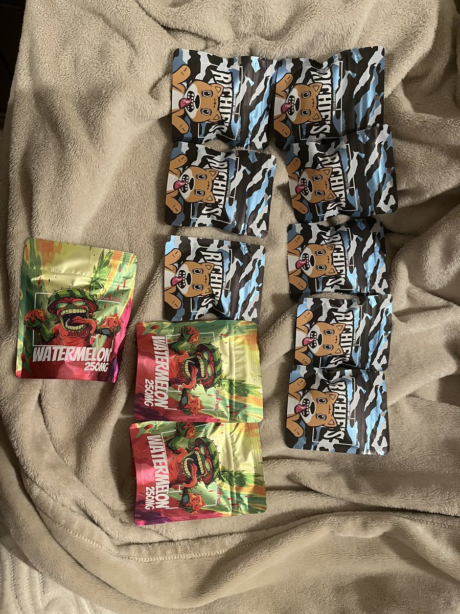 Shoutout <a href="/PinePark/">Pine Park</a> <a href="/BoZe/">OpTic MBoZe</a>