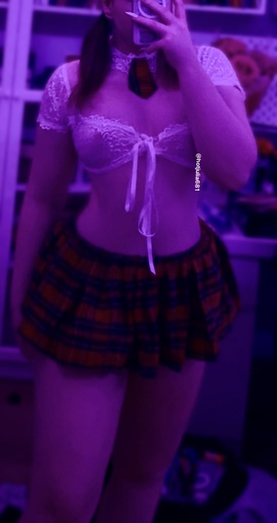 hotjulia681's tweet photo. Naughty schoolgirl here 😋

#horny #nsfwtwt #cumslut #thot #tits #hotgirl #hornyteens #teens #slut #boobs #sex #bigbooty #fuckme #femdom #fucktoy #submissive #bj #porn #pussy #nsfw #sellingcontent https://t.co/V9xwZz127X
