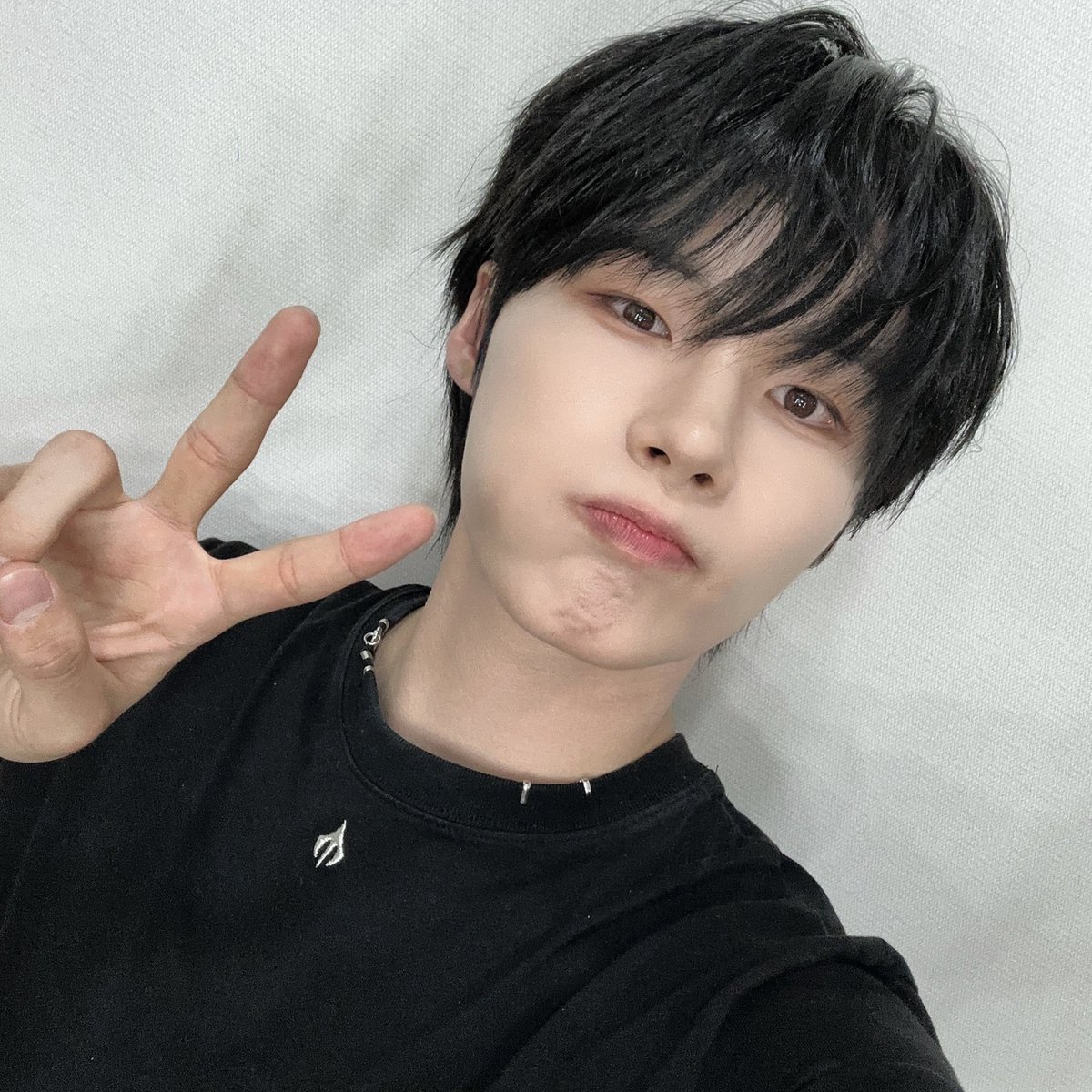 ELASTofficial's tweet photo. 영은님과 채현님과 함께한 경청!!📻
엘링들 잘 들었나요옹?? 막방하고도 엘링들에게 줄게 있어서 너무 좋았어💖

#ELAST #엘라스트 #エラスト
#WONHYUK #원혁 #ウォンヒョク https://t.co/LreqLdgKdt