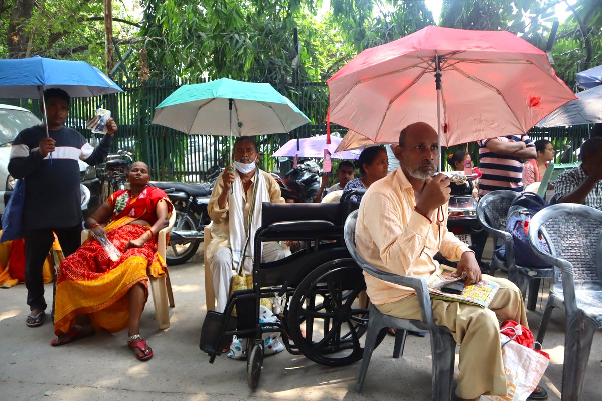 With the temperatures in the nation's capital soaring, we held an 'Umbrella Distribution Drive' to provide parasols to our Day Care attendees and we are happy that they would be have at least some protection from the harsh summer heat.
#DelhiSummers #SunProtection