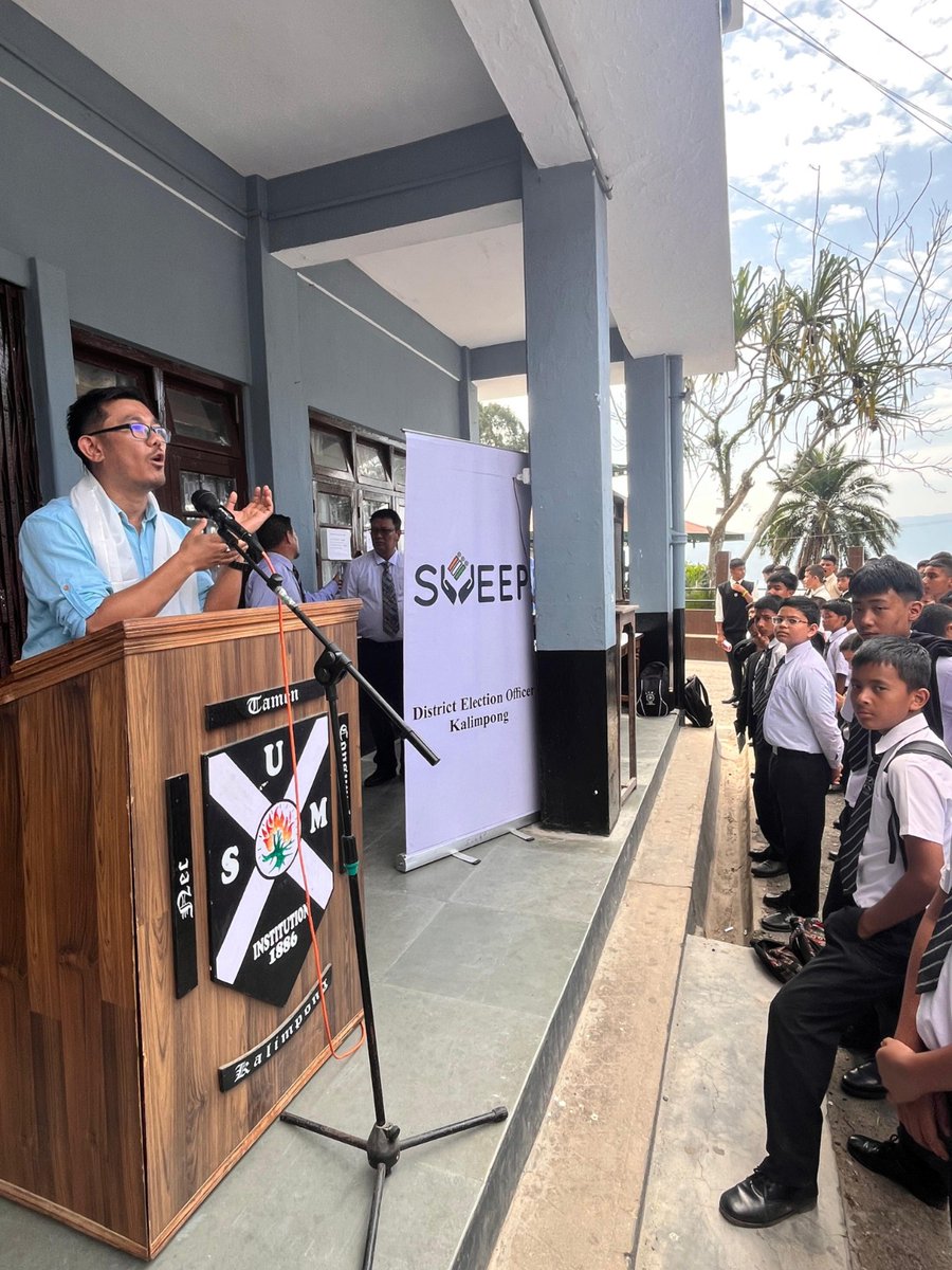 Electoral awareness programme organized for the ELC members of Kalimpong district, West Bengal.
#SVEEP #ElectoralAwareness
<a href="/ECISVEEP/">Election Commission of India</a>
<a href="/SpokespersonECI/">Spokesperson ECI</a>  
<a href="/DistrictMagist6/">District Magistrate Kalimpong</a>