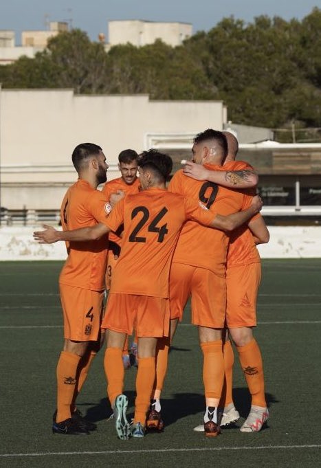 Fin de etapa!

Se acabó un ciclo, poco a poco se va acercando el fin, pero aún no ha llegado. 

Después de una temporada muy complicada en todos los aspectos y que acabo de la peor manera, con una lesión por fractura, toca reciclarse y empezar otra vez.

Ha sido un placer 🍊