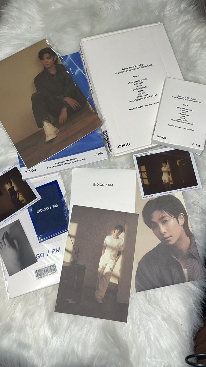 yoaurakim's tweet photo. ✅300 PHP ONLY SET NO PC

bts merch sale
on hand
de clutter 
ph https://t.co/oMbFPEFoKg
