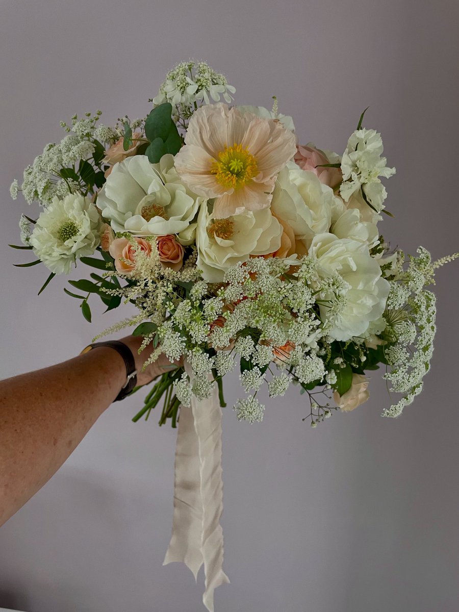 Lisa Collins π
 (@skegnesslisa) on Twitter photo A beautiful midweek wedding bridal bouquet π 
#seacroftflowers
#Lincolnshireweddingflorist A beautiful midweek wedding bridal bouquet π 
#seacroftflowers
#Lincolnshireweddingflorist