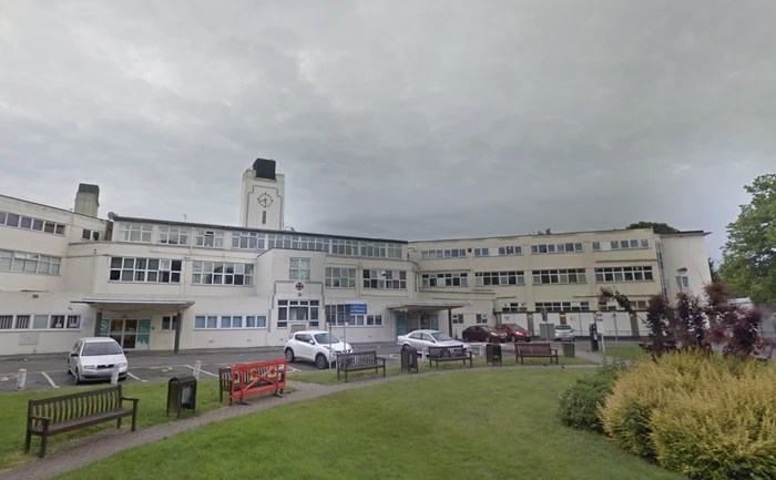 3ThoughtReport's tweet photo. UK: Christian patient forced out of hospital chapel by ‘Muslim doctors’ because they had a prayer meeting.
Graham Wanstall said he was in the chappel in Kent and Canterbury Hospital as a patient when he was told to leave by the Muslim doctors. https://t.co/UV4Wfzlmj5