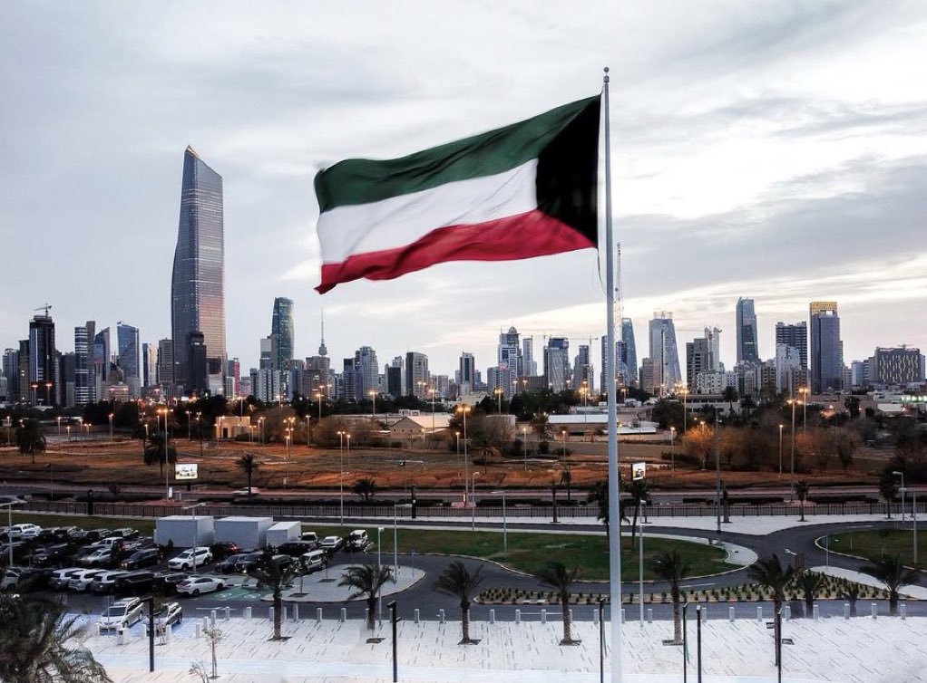 ﴿ رَبِِّ اجعَل هَذَا البَلد آمِناً ﴾
اللّٰهُم أحفظ هذا البلد وشعبه وقيادته وأرضه وأمنه، اللّٰهُم احرسه بعينك التي لا تنام ،،