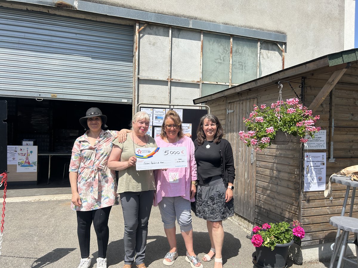 EDF Bourgogne-Franche-Comté (@edf_bfc) on Twitter photo 🖋️<a href="/munozdormoy/">Carmen Munoz-Dormoy</a> remet à l'association lauréate, le Secours Populaire de Nevers, une aide financière @fondation_EDF pour un montant total de 5 000 € .
Fin 2024, 21 projets ont été désignés lauréats pour une enveloppe régionale de 150 000 €. 🖋️<a href="/munozdormoy/">Carmen Munoz-Dormoy</a> remet à l'association lauréate, le Secours Populaire de Nevers, une aide financière @fondation_EDF pour un montant total de 5 000 € .
Fin 2024, 21 projets ont été désignés lauréats pour une enveloppe régionale de 150 000 €.