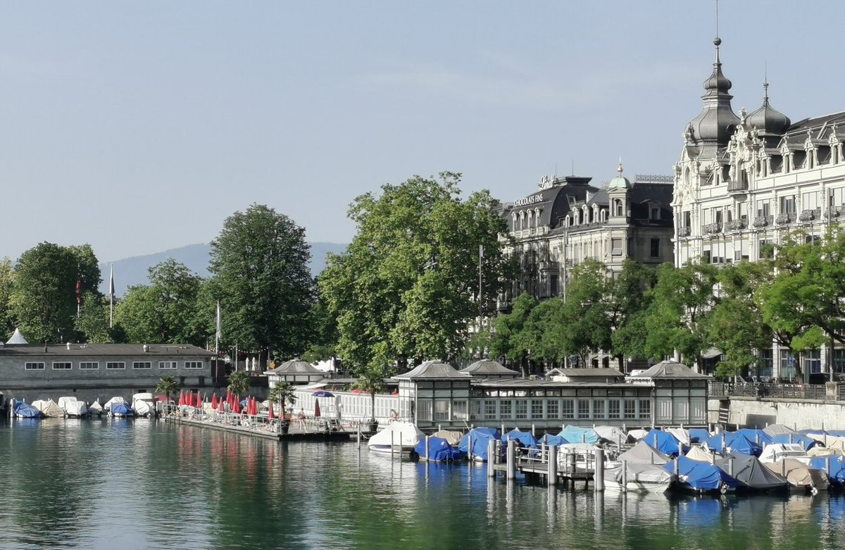 Hallo <a href="/stadtzuerich/">Stadt Zürich</a> - Heute früh wurde mir den Eintritt ins Frauenbad verweigert. 

Was habt ihr gegen lesbische Frauen? Und das ausgerechnet im #PrideMonth? Eine abscheuliche Diskriminierung gegen die ganze LGBTQIAP2SNB+ Kommunity! Es wird Konsequenzen haben.